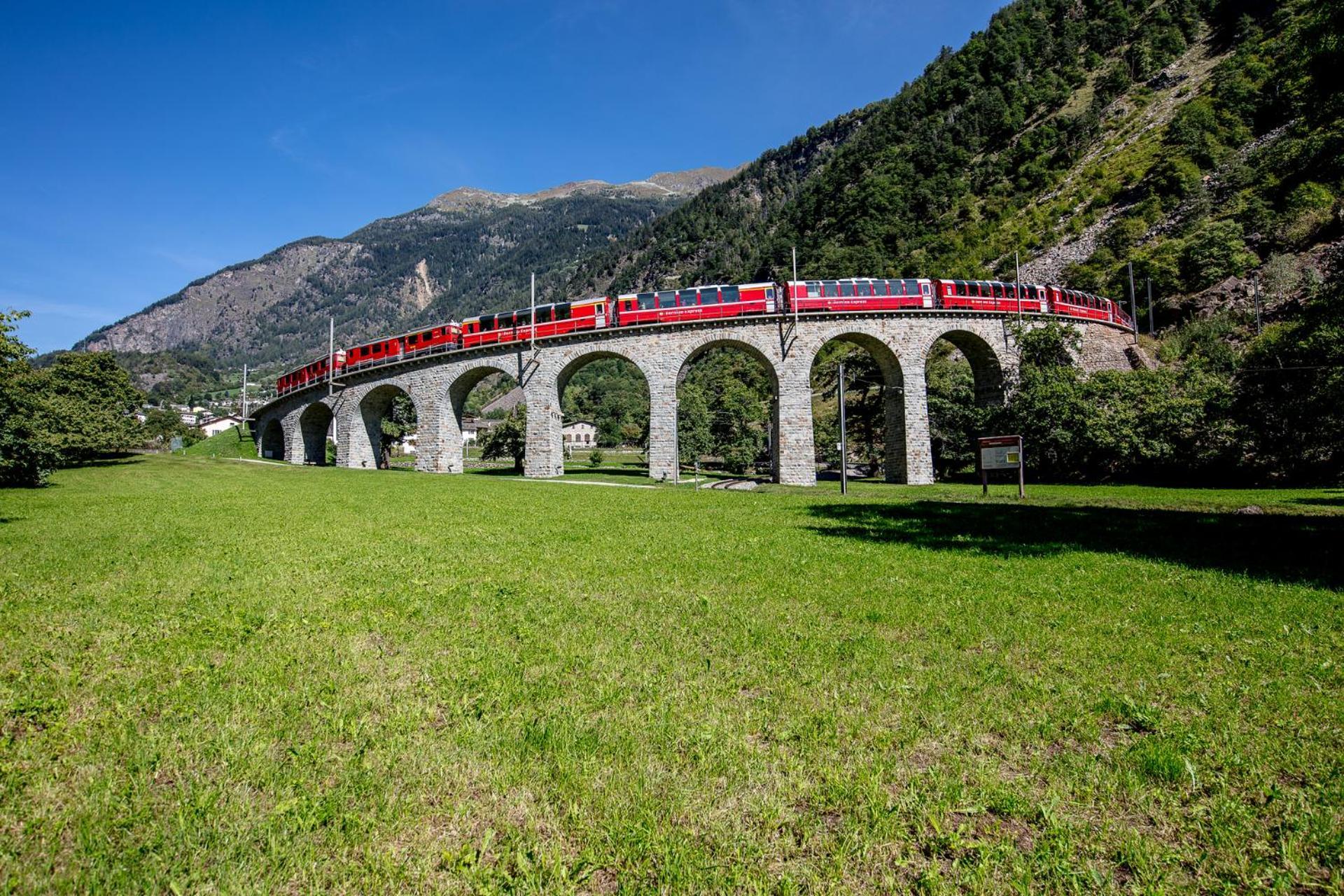 Residenza 39 - 900 M To Bernina Express Tirano Exterior foto